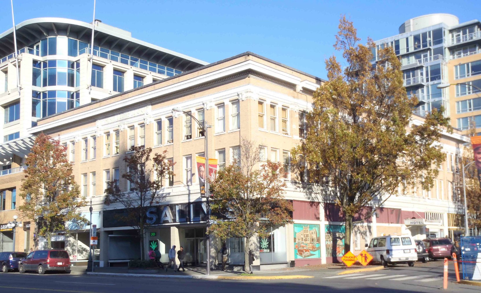 The Fairfield Block, 1601-1609 Douglas Street, built in 1912 (photo by Victoria Online Sightseeing Tours)