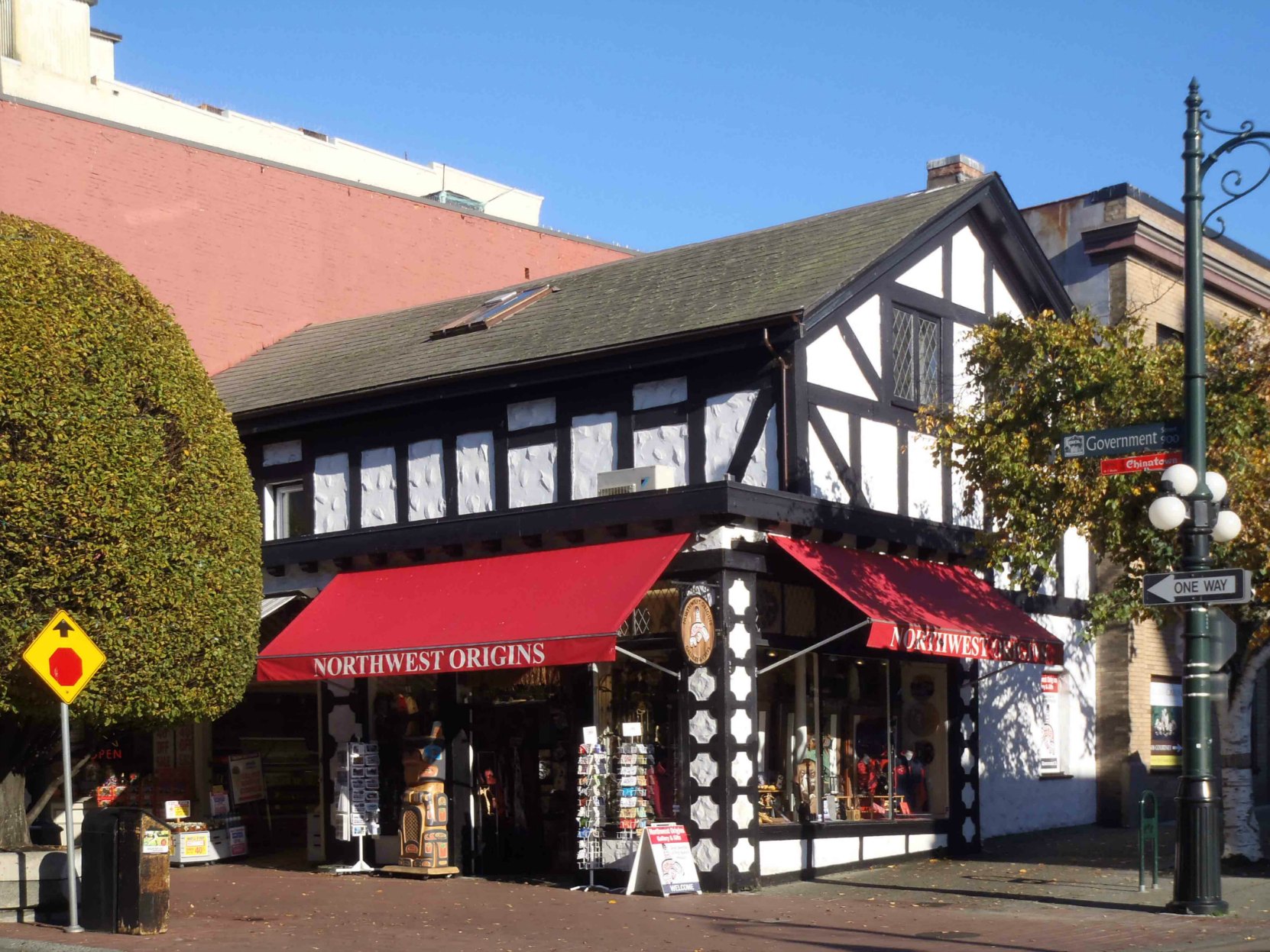 901-905 Government Street. Built in 1858 for George Richardson as the first brick hotel in Victoria.