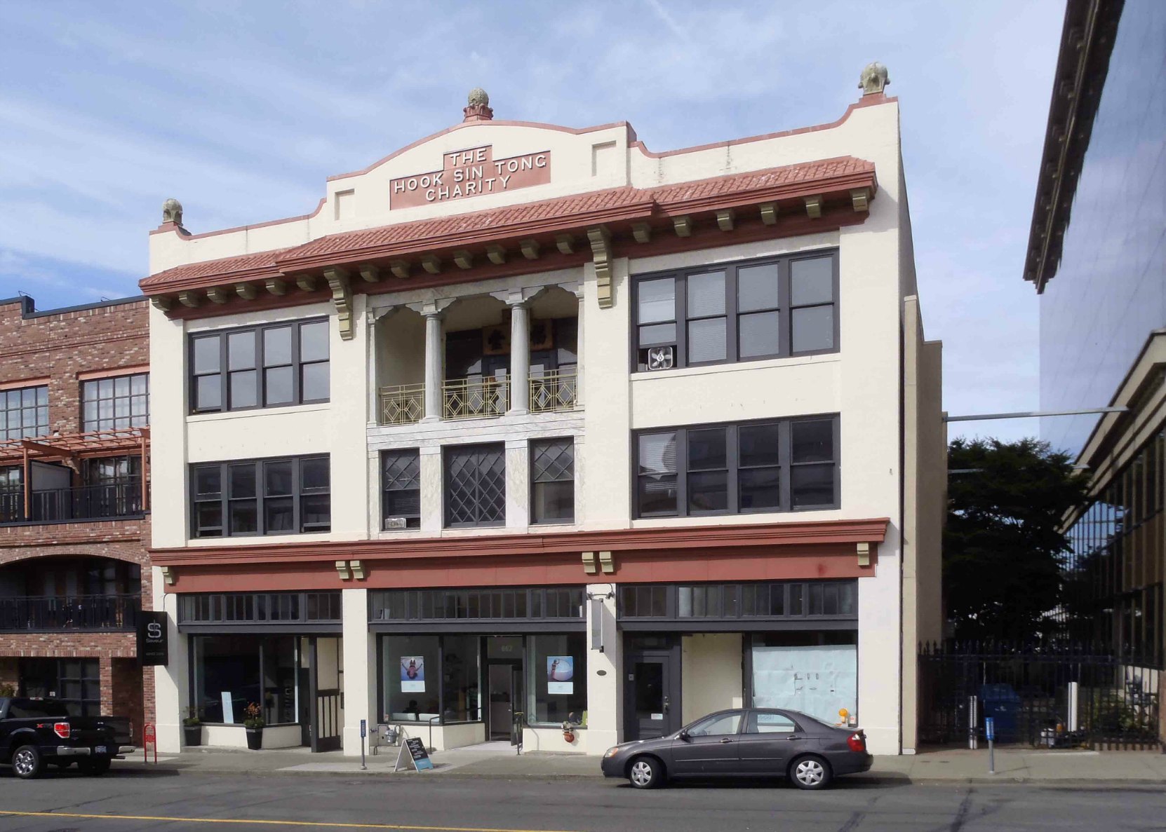 Hook Sin Tong Charity building, 658-666 Herald Street