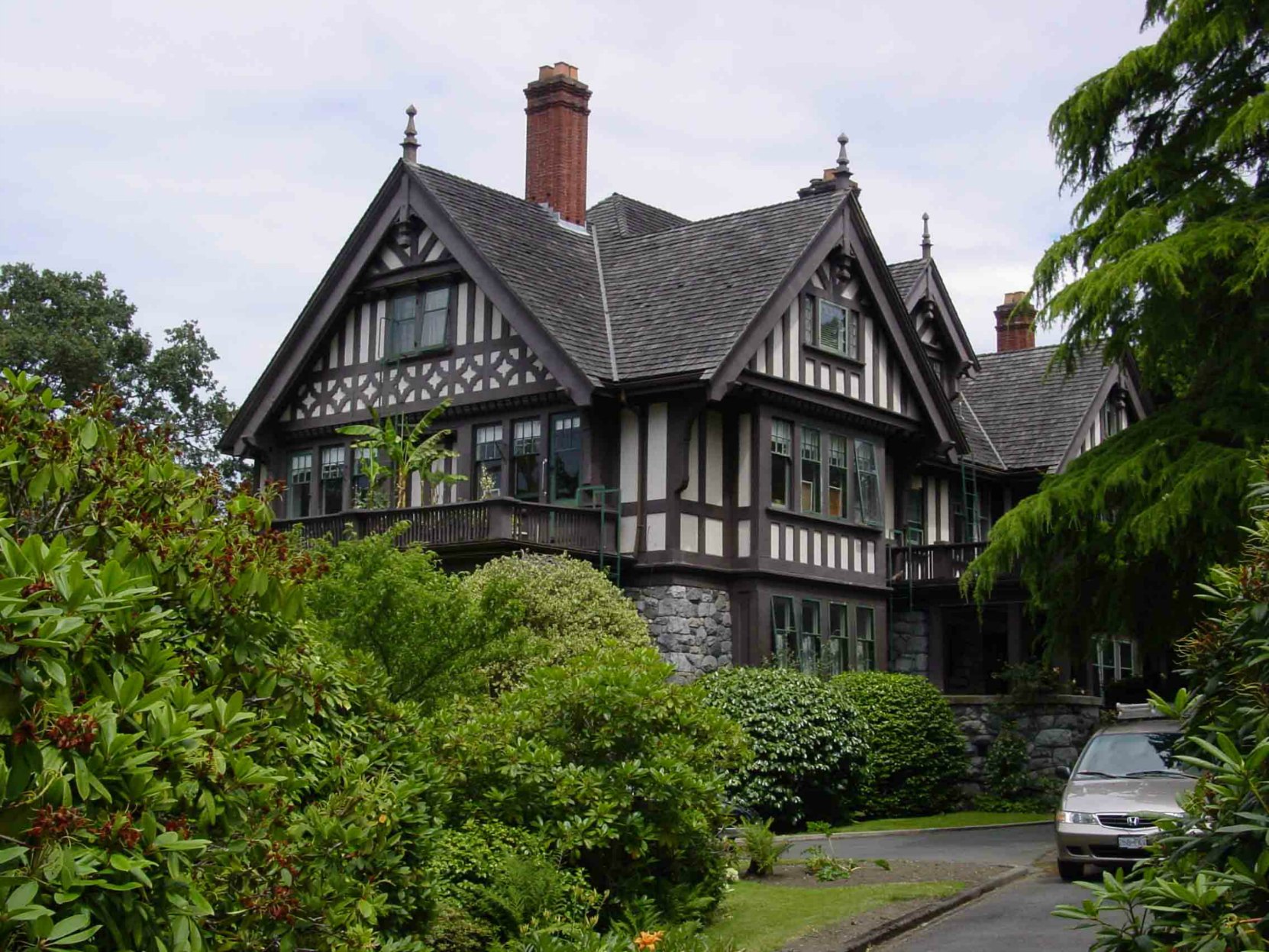 1041 St. CHarles Street, Illahie, built in 1907 by architect Samuel Maclure for Chalres and Louisa Todd