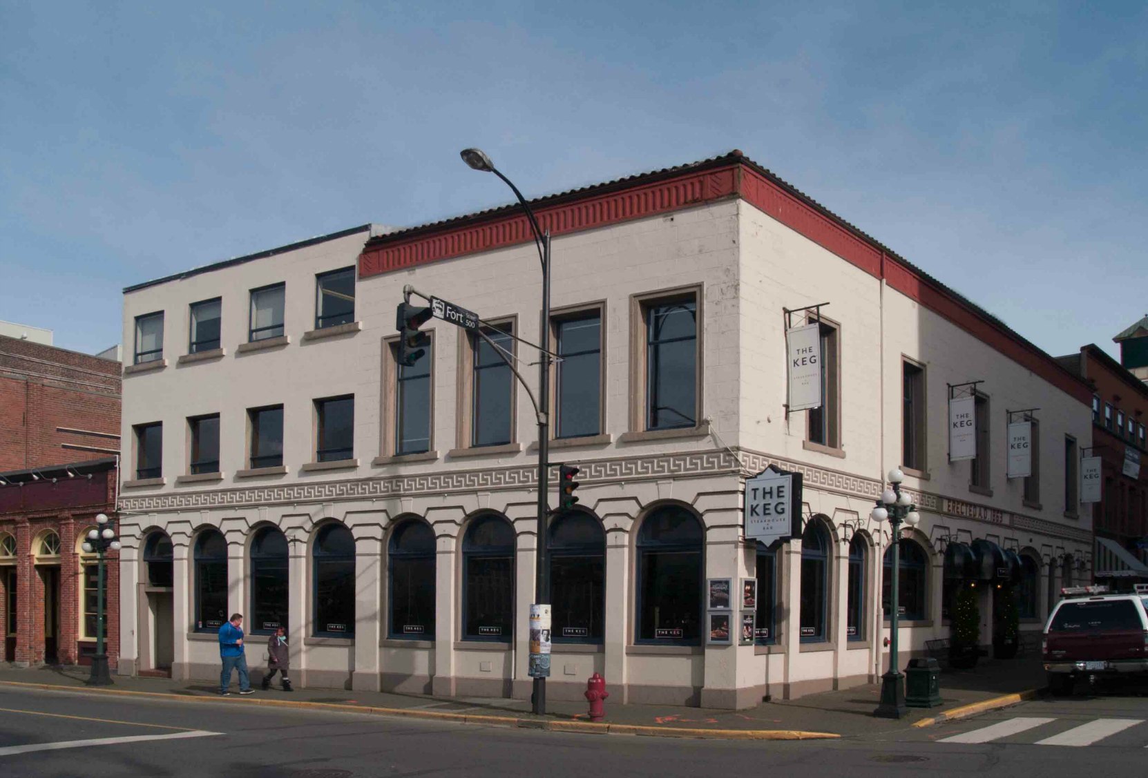 500-502 Fort Street was built circa 1863 and is one of the first buildings constructed on this part of Wharf Street, (photo by Victoria Online Sightseeing Tours)