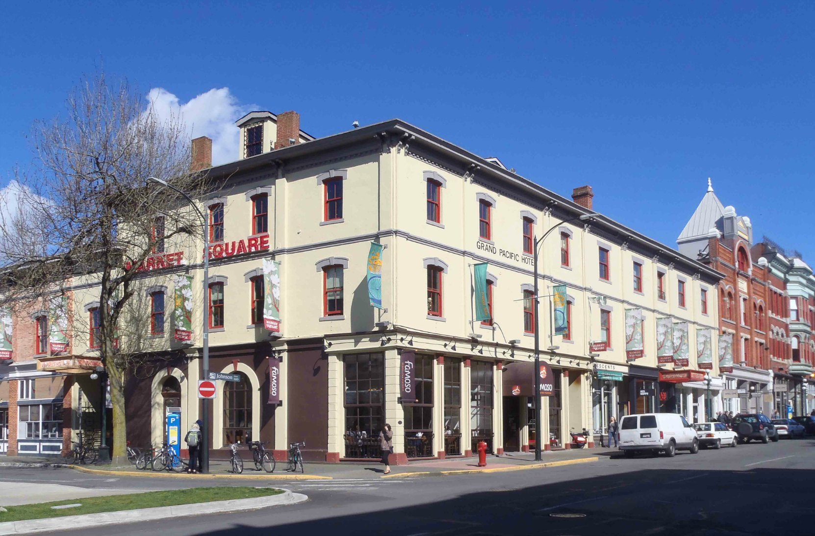 530-540 Johnson Street / 1405-1413 Store Street, built by Giacomo Bossi in 1879 with additions in 1883 and 1887. (photo by Victoria Online Sightseeing Tours)