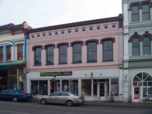 571-577 Johnson Street, built in 1899 for F.E. Newberger. Attributed to architect John Teague.