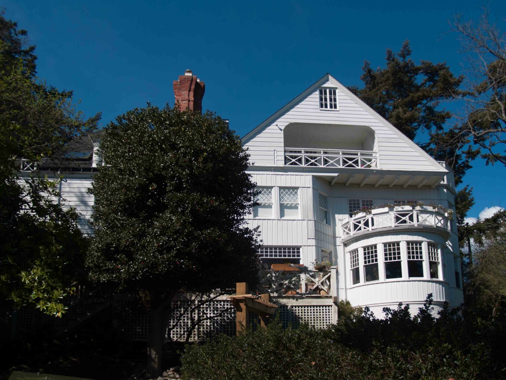 1715 Rockland Avenue, south facing facade