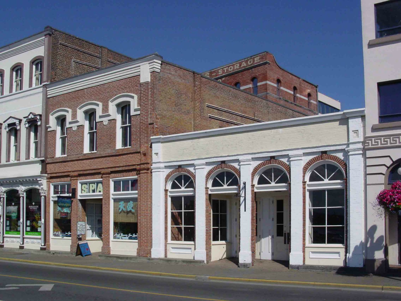 1107 Wharf Street (right) and 1109 Wharf Street (left) in 2005