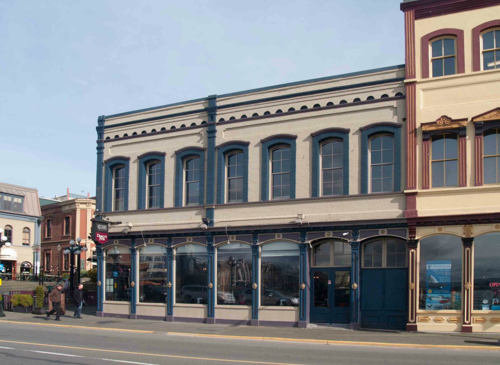 1129 Wharf Street, built in 1862 with additions in 1884-85. (photo by Victoria Online Sightseeing Tours)