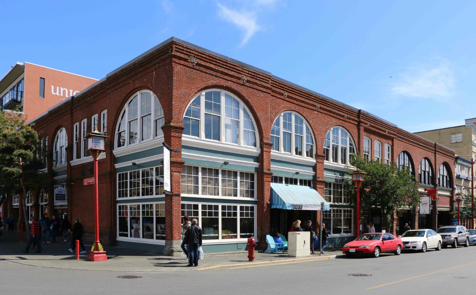 505 Fisgard Street / 1619-1627 Store Street, built in 1898 by architect Thomas Hooper (photo by Victoria Online Sightseeing Tours)