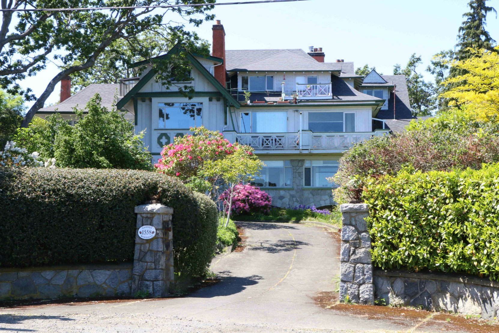 1558 Beach Drive, built in 1912 by architects Percy Leonard James and Douglas James for J.W. Morris