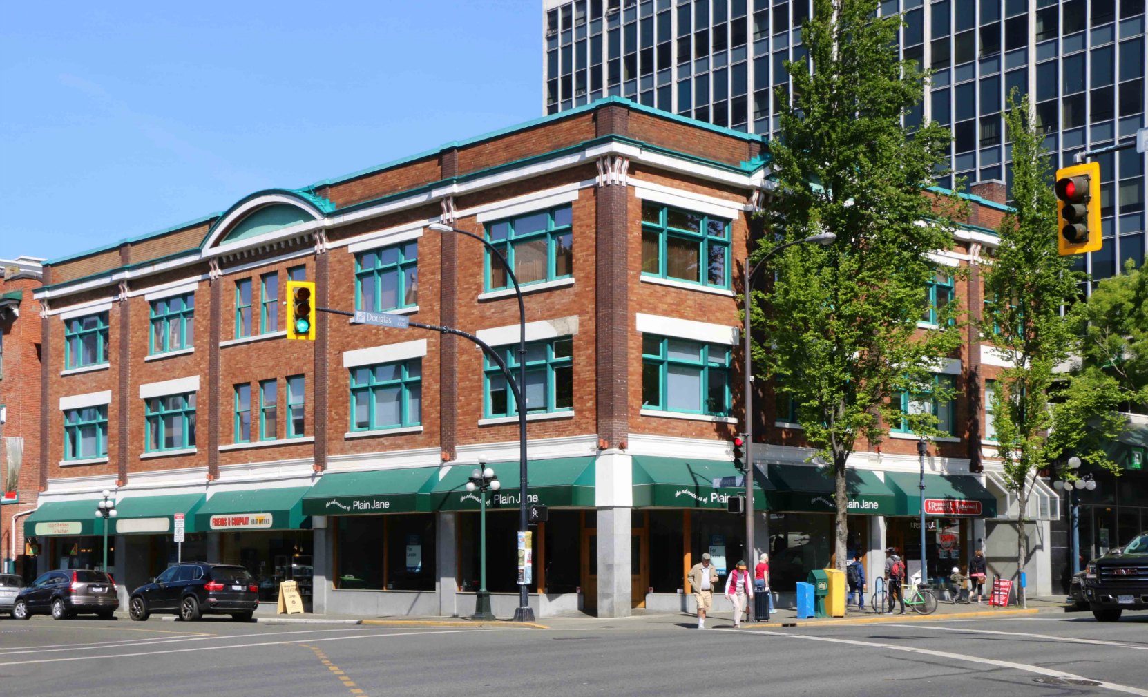 1000-1012 Douglas Street, built in 1920 for Otto Weiler by architect Percy Fox. (photo by Victoria Online Sightseeing Tours)