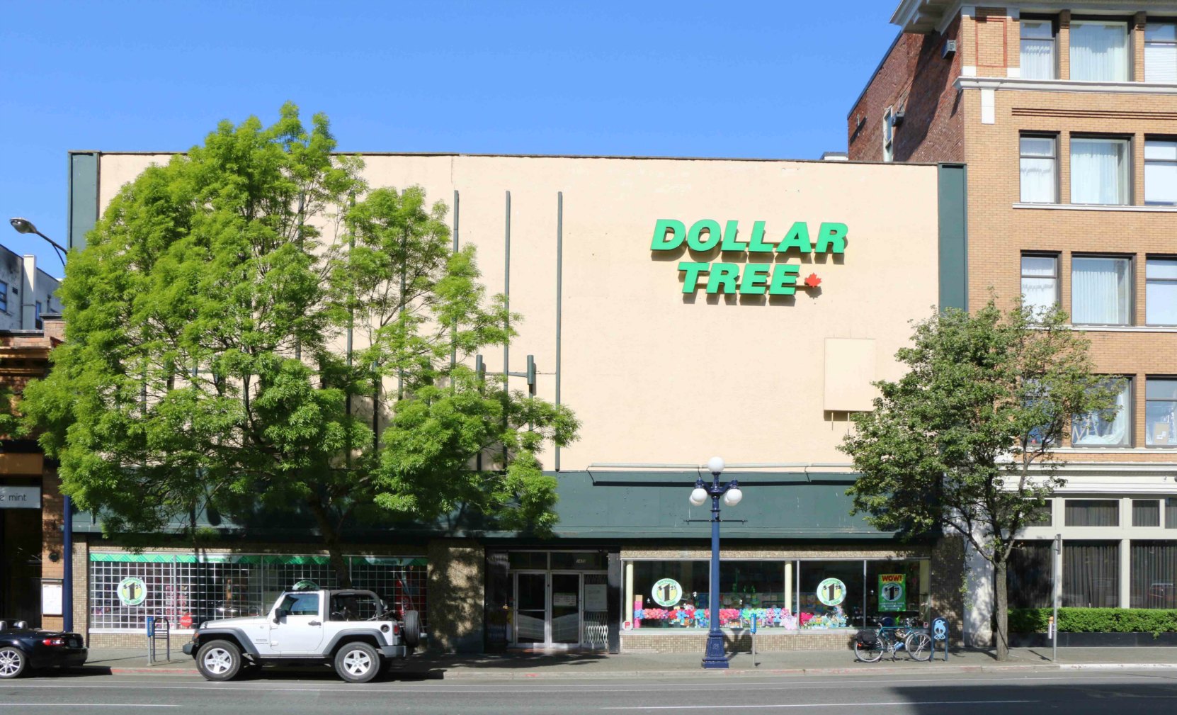 1420 Douglas Street, built in 1911 for Smith & Champion, a furniture store. (photo: Victoria Online Sightseeing Tours Inc)