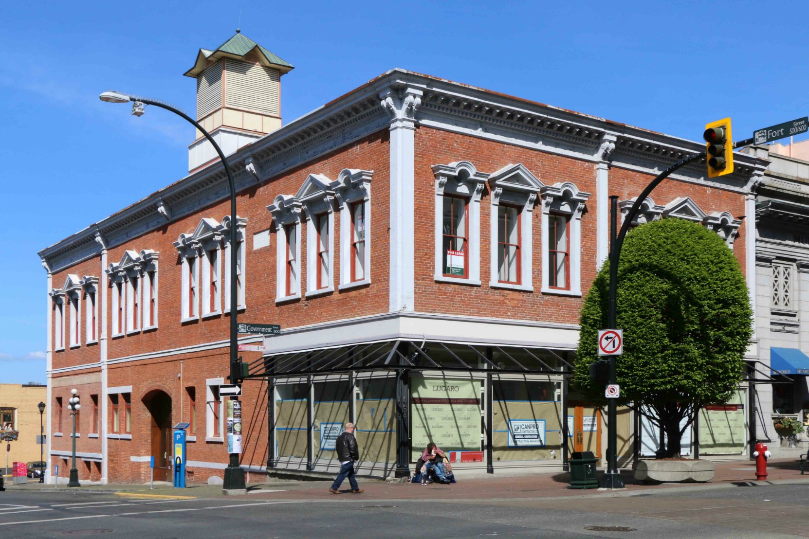 The Southgate-Laschelles Building, 1102 Government Street/530 Fort Street, built circa 1869 for J.J. Southgate and H.D. Laschelles (photo by Victoria Online Sightseeing Tours)