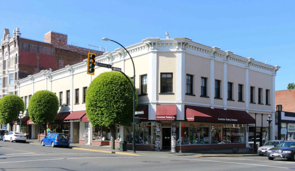 The Russell Block, 1316-1328 Government Street and 589 Johnson Street. Built in 1878 and 1888 by architect John Teague for R.J. Russell (photo by Victoria Online Sightseeing Tours)