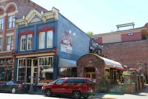 537 Johnson Street, Wille's Bakery, originally built in 1887 by architect Elmer H. Fisher for Louis Wille.