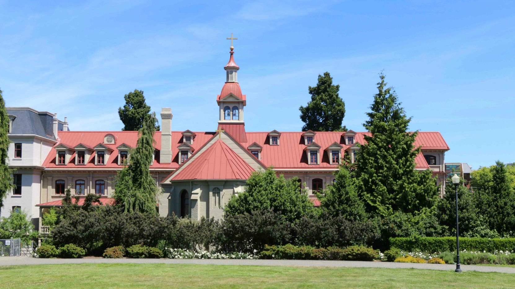 The east wing and chapel of St. Ann's Academy, viewed from the south side of the St. Ann's Academy grounds.