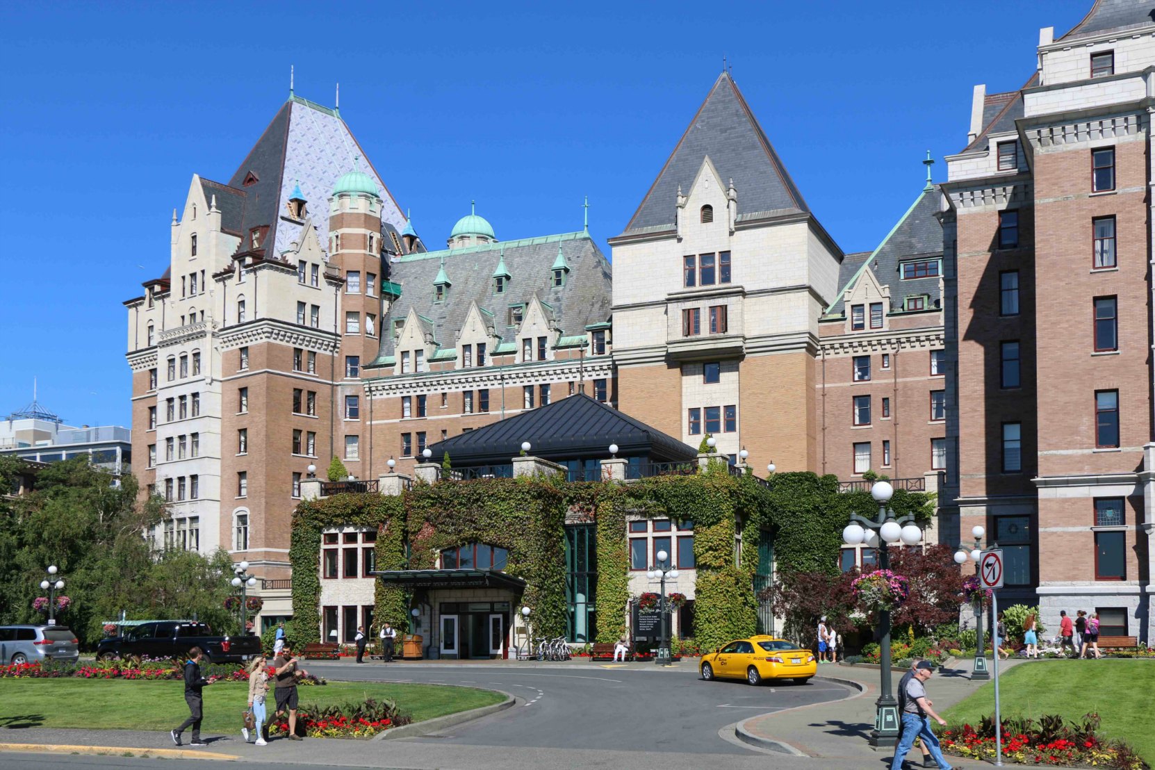The Empress Hotel reception are, added in 1989.