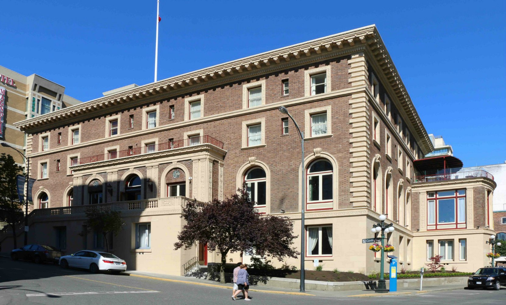 The Union Club, 805 Gordon Street, built in 1912 by architect Loring P. Rexford (photo by Victoria Online Sightseeing Tours)