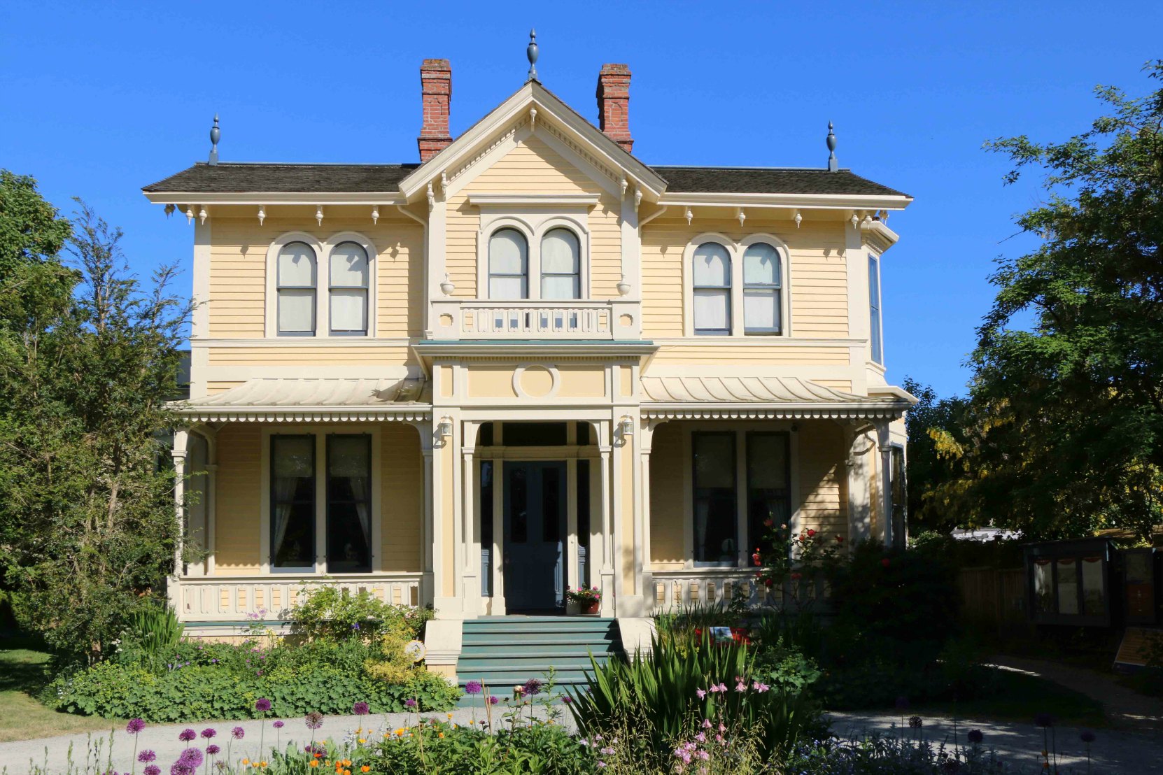 Emily Carr House, 207 Government Street, built circa 1863, is now a National Historic Site of Canada