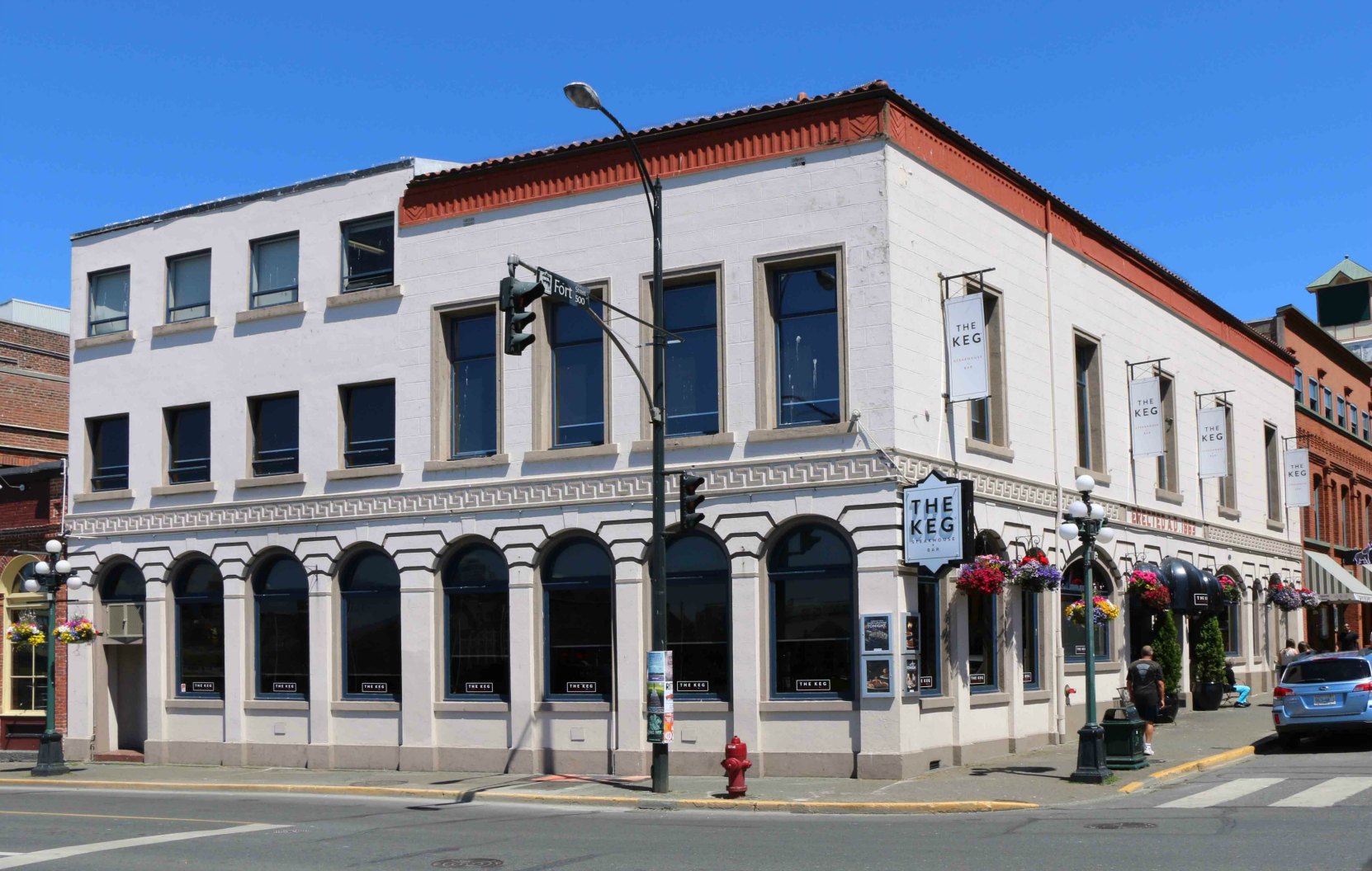 500 Fort Street, built in 1863 by architect Richard Lewis for the Independent Order of Odd Fellows (photo by Victoria Online Sightseeing Tours)