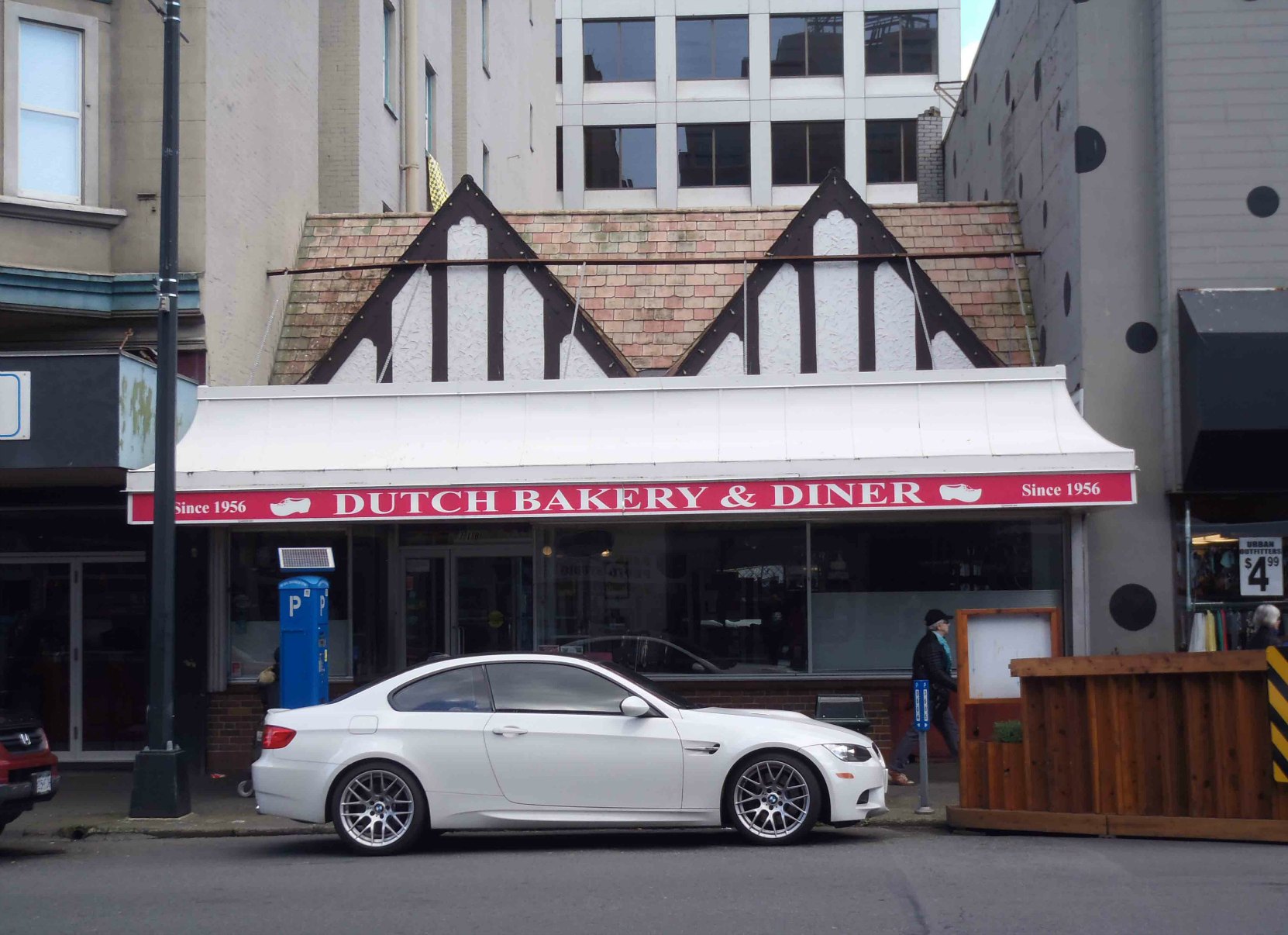 The Dutch Bakery & Diner, 718 Fort Street (photo by Victoria Online Sightseeing Tours)