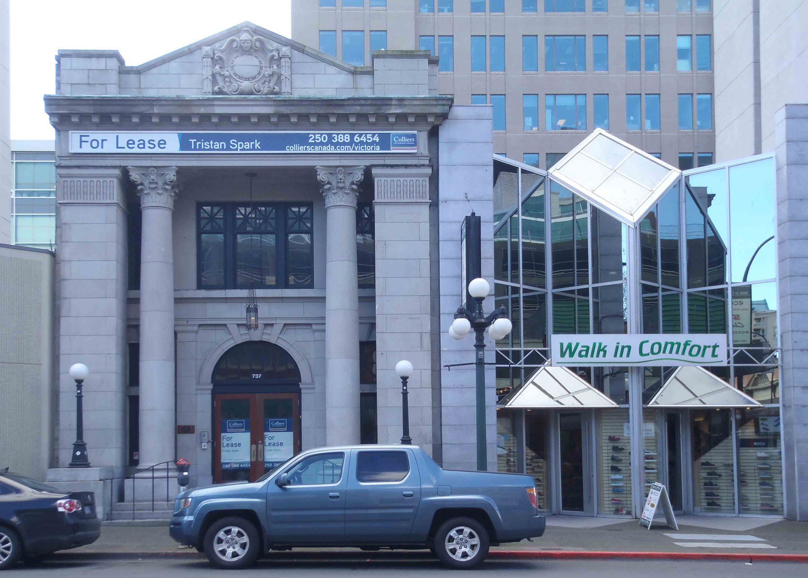 731 Fort Street (right) and 737 Fort Street (left) Fort Street (photo: Victoria Online Sightseeing Tours)