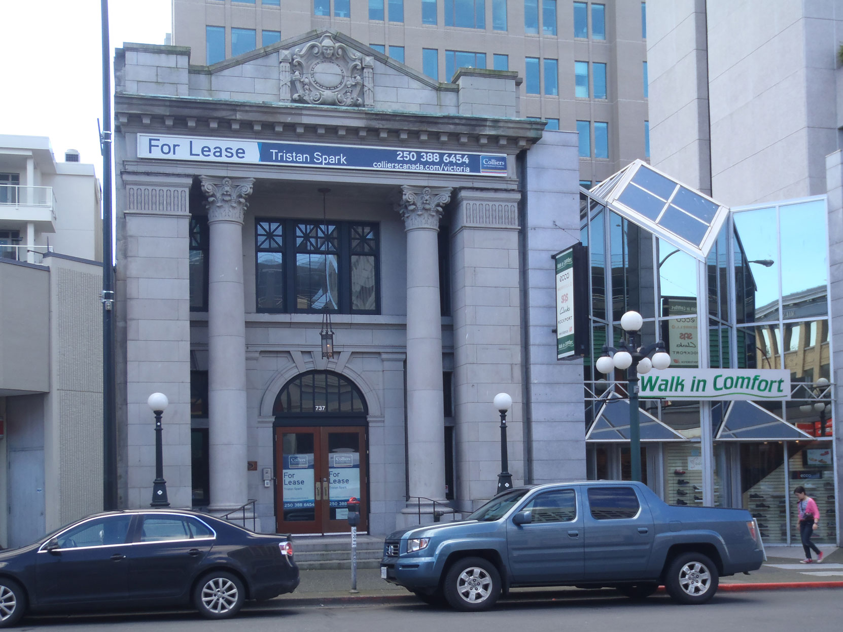 731 Fort Street (right) and 737 Fort Street (left) Fort Street (photo: Victoria Online Sightseeing Tours)