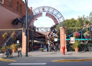 Market Square entrance, 560 Johnson Street (photo: Victoria Online Sightseeing Tours)