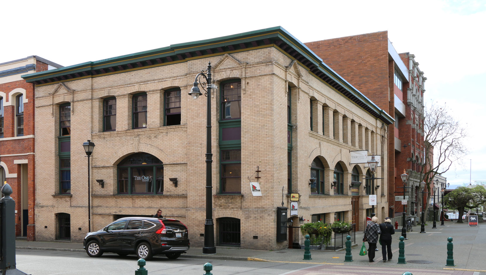 43-47 Bastion Square, the Law Chambers (photo: Victoria Online Sightseeing Tours)