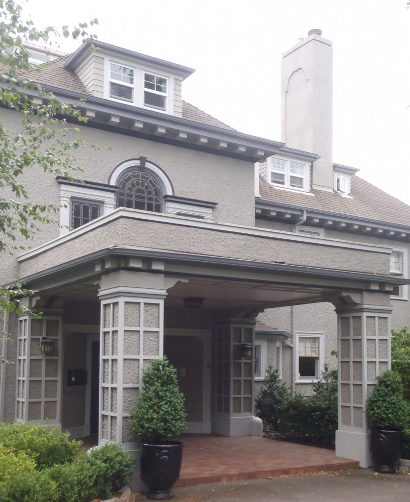 906 St. Charles Street. Built in 1920 by architect Percy Leonard James for Harry and Margaret Bullen (photo: Victoria Online Sightseeing Tours Inc.)