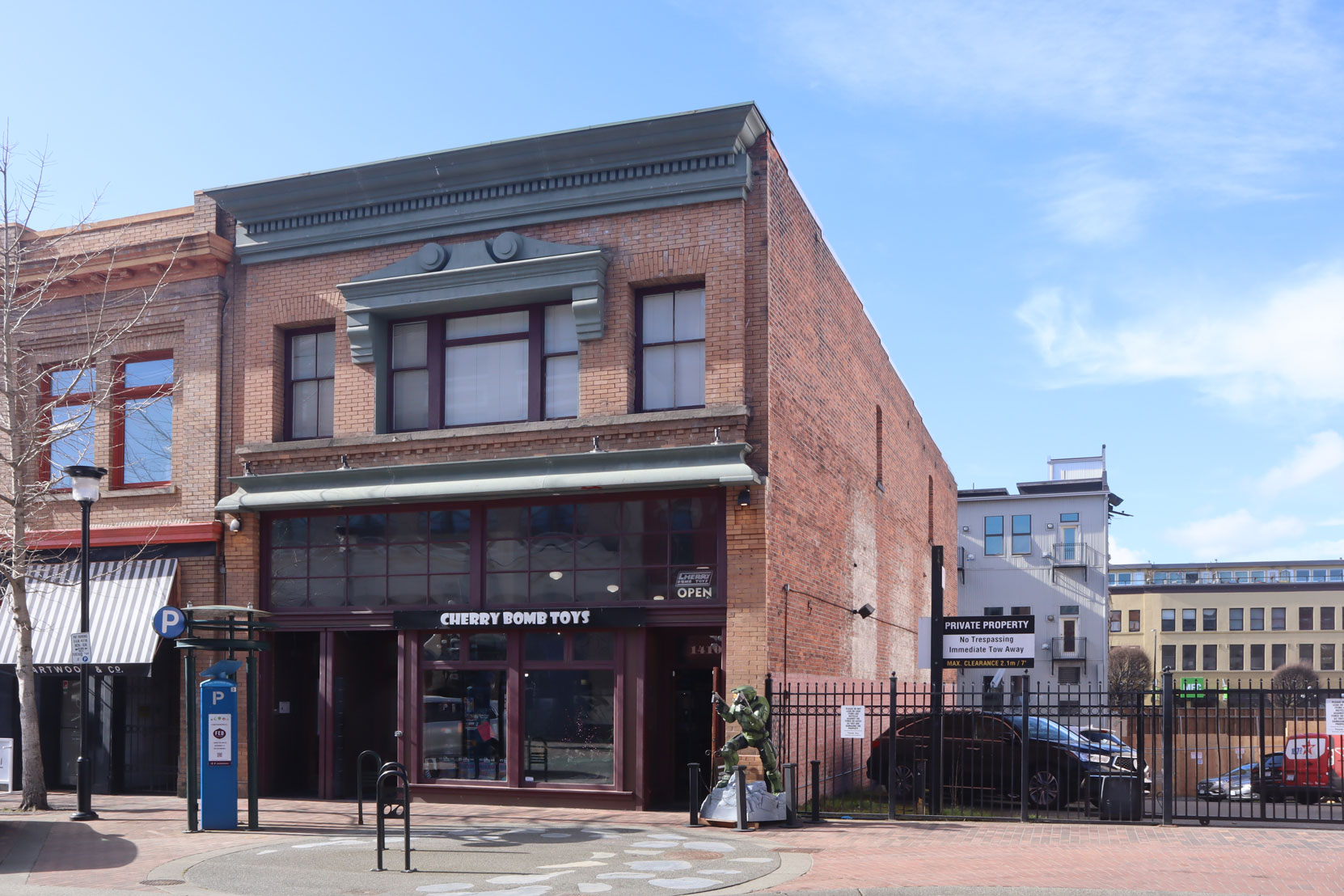 1408-1410 Broad Street, built by architect William Ridgway Wilson on 1910 (photo: Victoria Online Sightseeing)