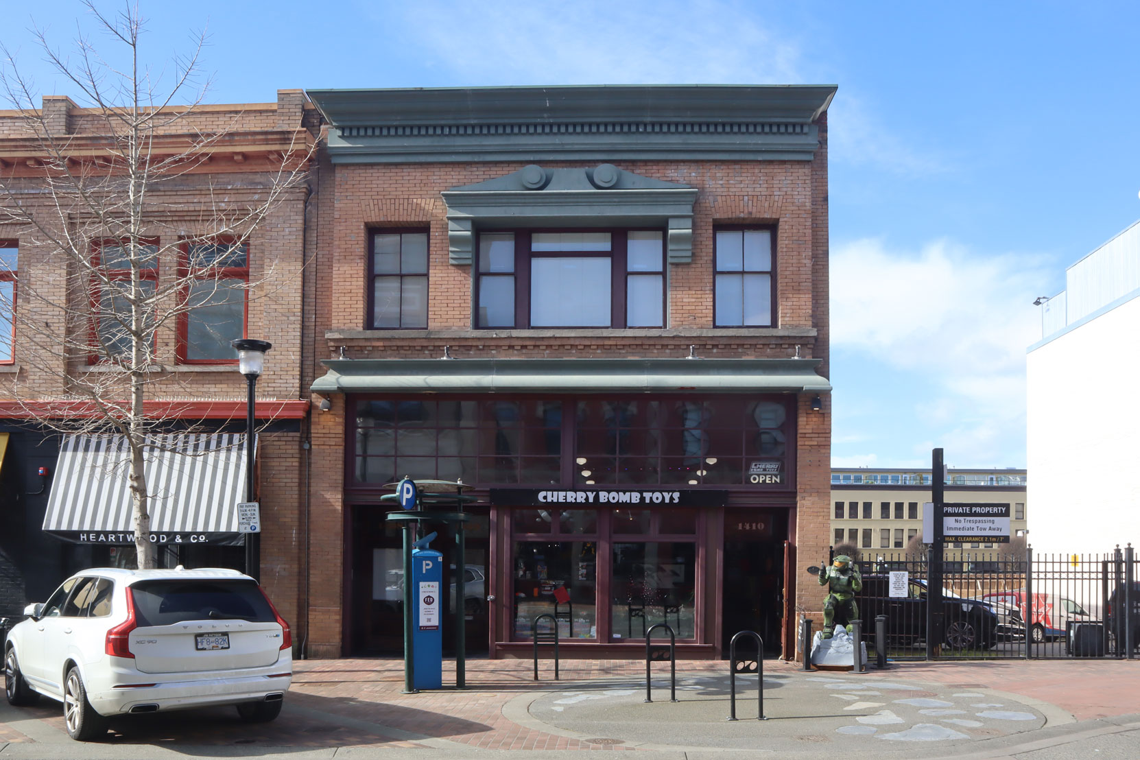 1408-1410 Broad Street, built by architect William Ridgway Wilson on 1910 (photo: Victoria Online Sightseeing)