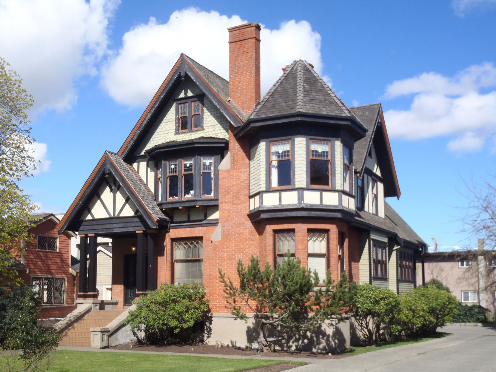 1162 Fort Street, built in 1906-1907 for Thomas Paterson and Emma Paterson 