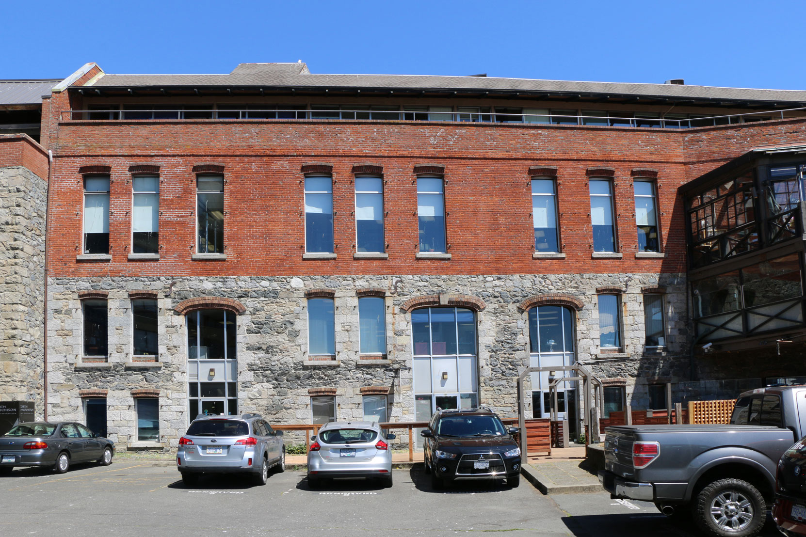 The west, or rear, harbour facing elevation of 1202-1214 Wharf Street